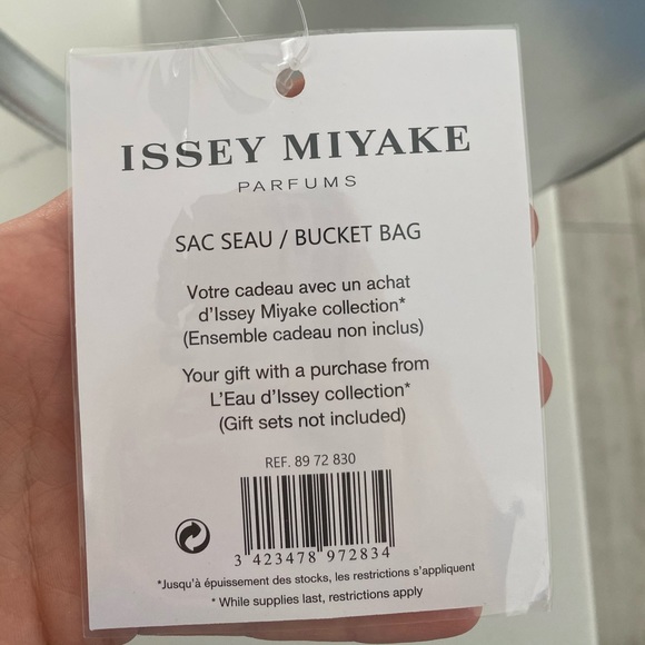 NWT Issey Miyake Parfums silver bucket bag - Picture 8 of 9